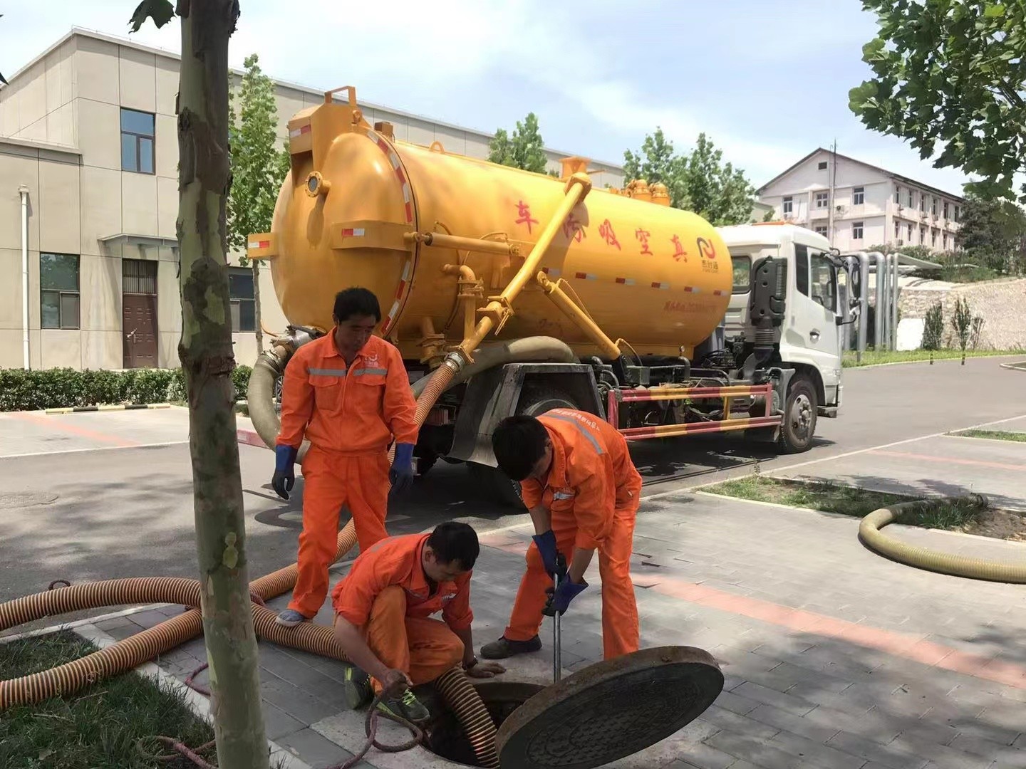 涞水化粪池清理与5-8吨吸粪车施工效率分析